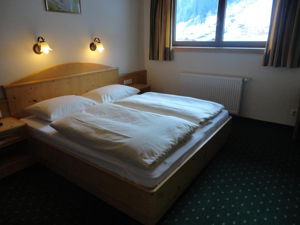 Hotel Garni Klocker คัลเทนบาค ห้อง รูปภาพ